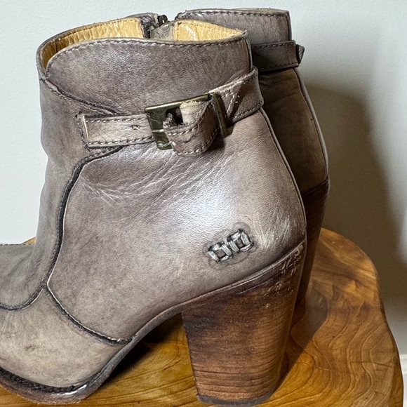 Bed Stu Isla High Heeled Bootie Boots Women Sz. 7.5 Gray/Brown Distressed Buckle - Picture 3 of 15
